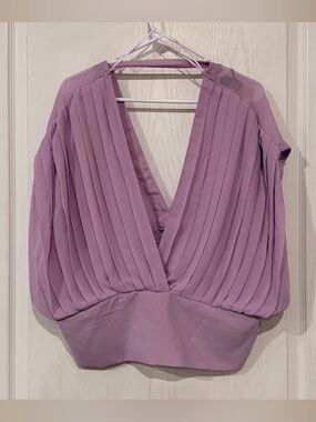 NWT Spoon Pleated V-Neck Women’s Top in Lavender